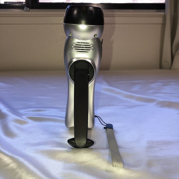 Ready America Emergency Power Station Flashlight Radio Siren Phone Charger - Picture 5 of 9